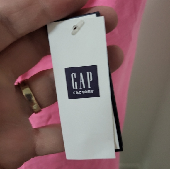 NEW WITH TAGS GAP TANK - Picture 2 of 4